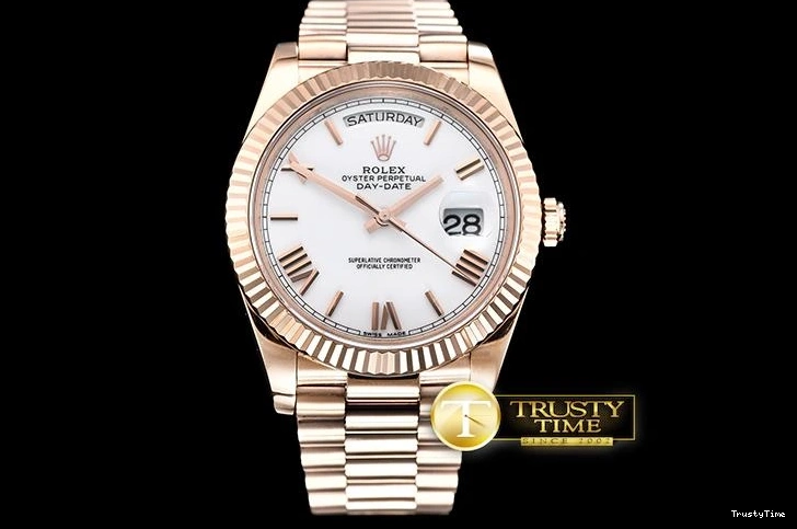 1230 RDD0218A – DayDate 40mm Casual 690